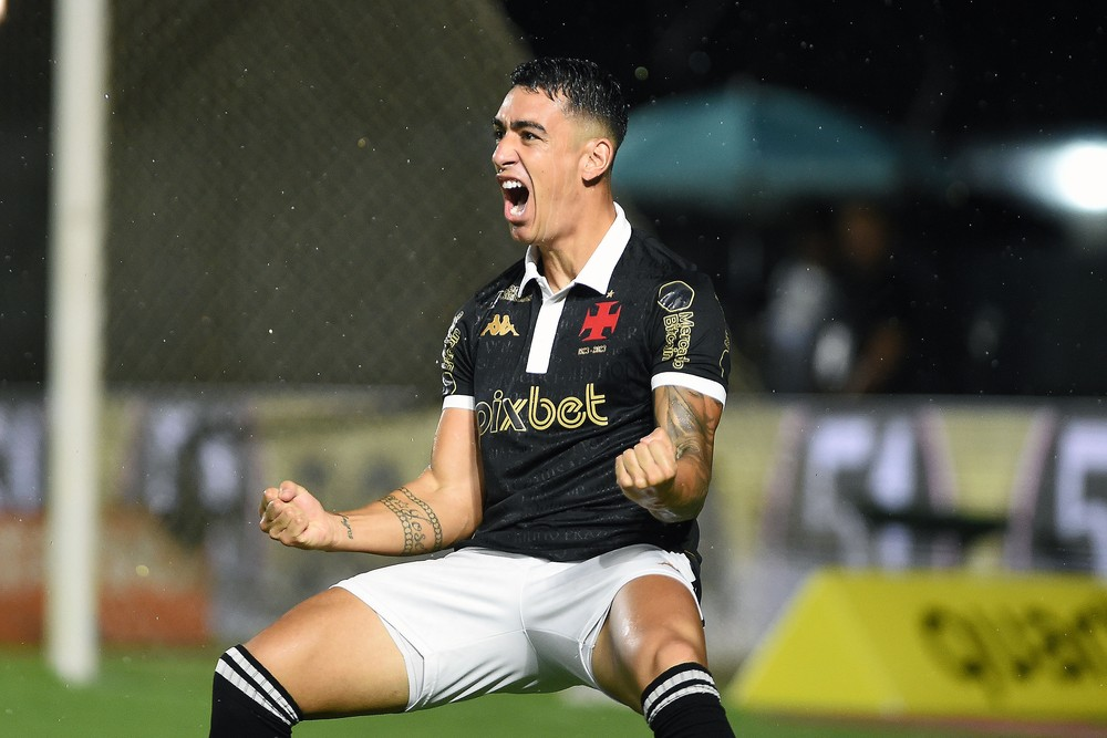 Vasco abre negociações para renovar com Puma Rodríguez