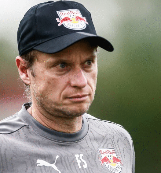 Bragantino decide pela demissão de Fernando Seabra