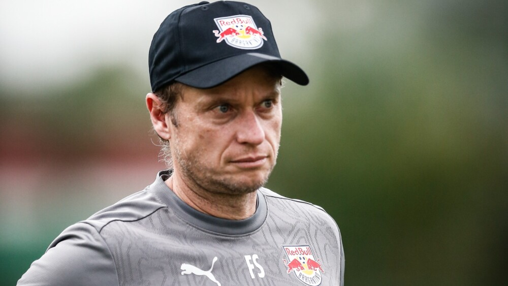 Bragantino decide pela demissão de Fernando Seabra