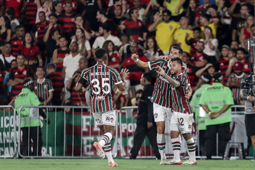 Fluminense vence o clássico contra o Flamengo e encosta no G4 do Brasileirão