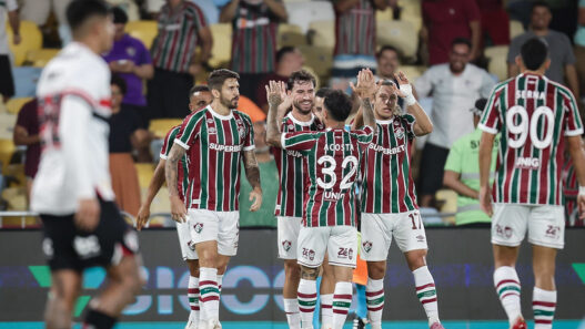 Fluminense massacra o frágil São Paulo no Maracanã e carimba vaga na Libertadores