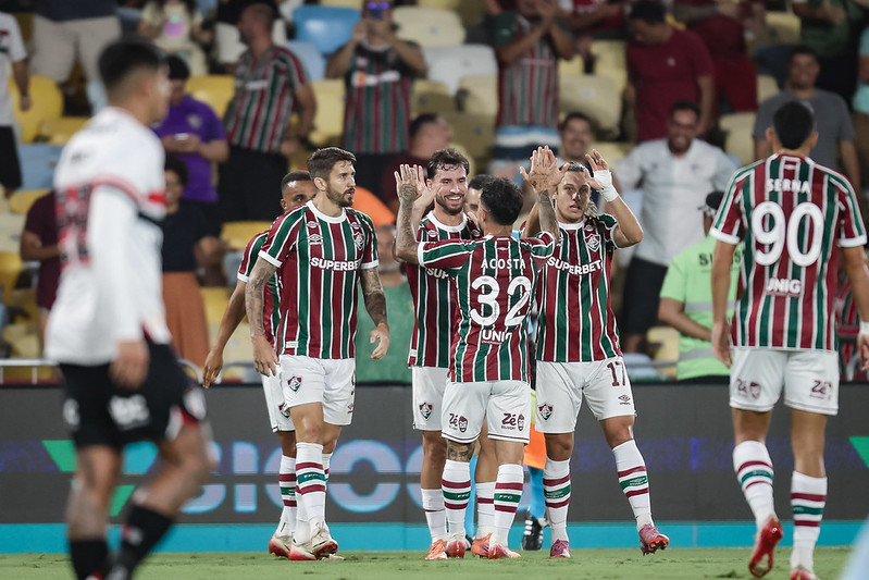 Fluminense massacra o frágil São Paulo no Maracanã e carimba vaga na Libertadores
