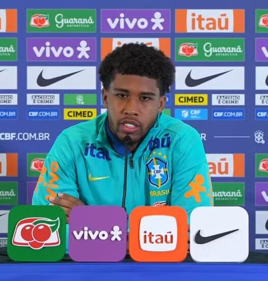 Na Seleção, Andrey Santos fala sobre o Vasco e conversas com PH