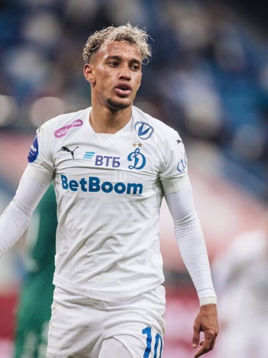 "Poderia estar na Seleção", Bitello lamenta não acerto com clube do Brasil