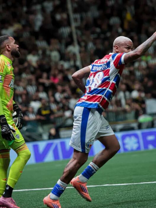 Deyverson brilha, faz 3 na Arena MRV, estraga noite do Atlético e mantém Fortaleza com sonho da elite