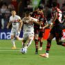 São Paulo e Flamengo empatam em grande jogo na Vila Belmiro