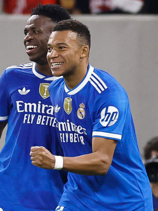 Mbappé faz 4 gols, Vini brilha com passes e Real vence pela Champions
