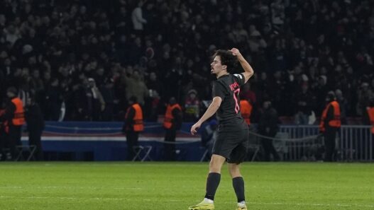 Vitinha brilha e PSG derrota o Tottenham, de Richarlison na Champions