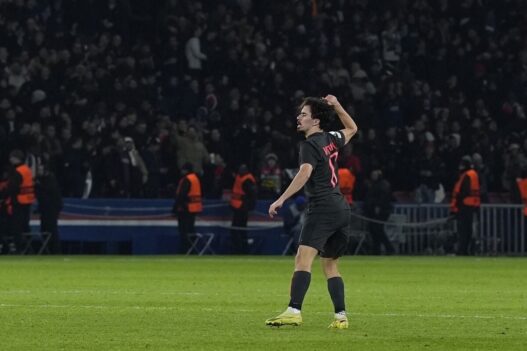 Vitinha brilha e PSG derrota o Tottenham, de Richarlison na Champions