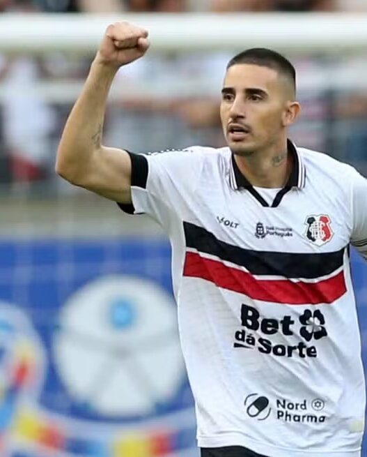 Thiago Galhardo não se apresenta e pede para deixar o Santa Cruz