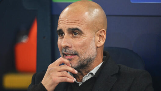 Guardiola brinca sobre ser o melhor do mundo antes de atingir marca contra o Liverpool