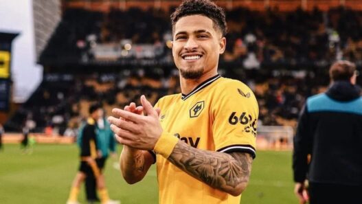 Gigante da Inglaterra busca contratação de João Gomes