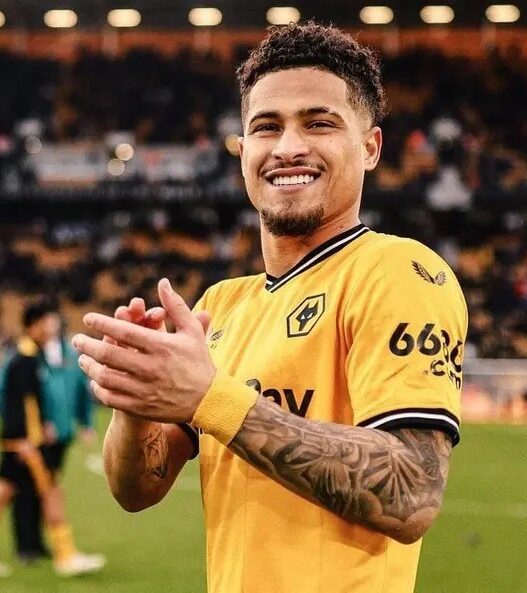 Gigante da Inglaterra busca contratação de João Gomes