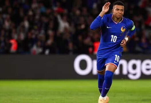 França vence com brilho de Mbappé, Ronaldo complica Portugal e Inglaterra mantém 100%; veja resumo
