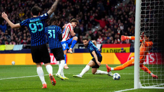 Atlético vence Inter na raça e segue sonhando na Champions