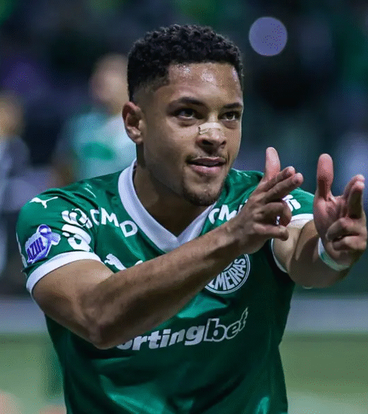 Vitor Roque brilha, e Palmeiras vence o Santos no Allianz Parque pelo Brasileirão
