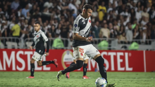 Vasco mira contratação de volante e define prioridades para reforçar o elenco em 2026