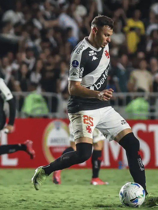 Vasco mira contratação de volante e define prioridades para reforçar o elenco em 2026