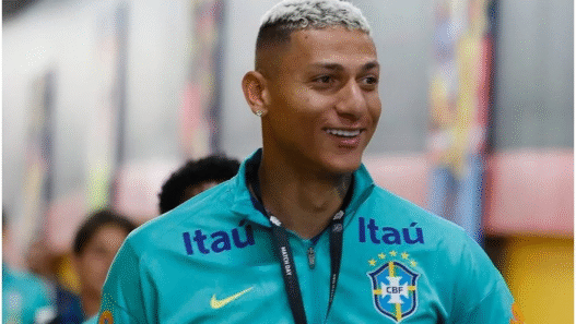 Seleção Brasileira inicia preparação em Londres com 22 jogadores; Ancelotti ainda aguarda quatro atletas