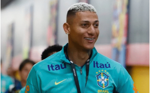 Seleção Brasileira inicia preparação em Londres com 22 jogadores; Ancelotti ainda aguarda quatro atletas