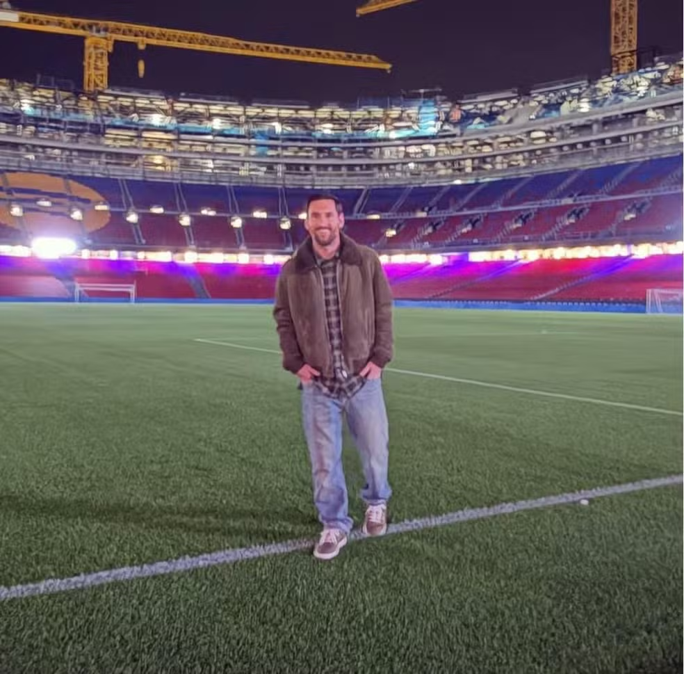 Messi visita o Camp Nou e emociona torcedores com desabafo
