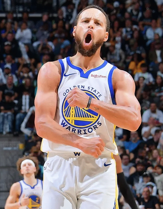 Stephen Curry encerra parceria de 12 anos com patrocinadora esportiva