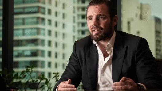 Acionista do Atlético-MG, Daniel Vorcaro é preso pela Polícia Federal em operação contra fraude financeira