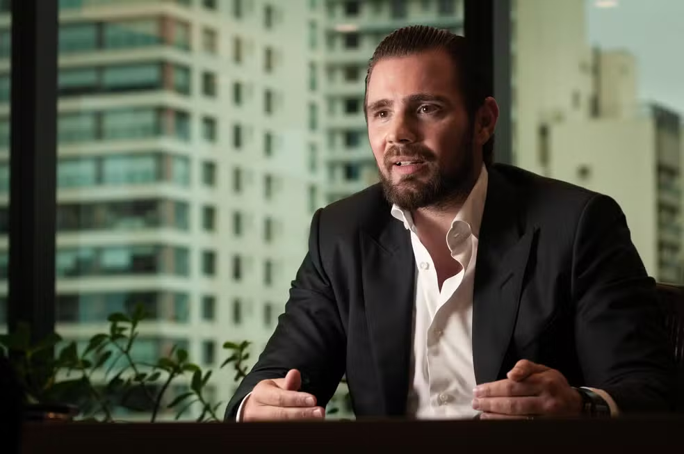 Acionista do Atlético-MG, Daniel Vorcaro é preso pela Polícia Federal em operação contra fraude financeira