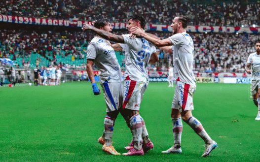 Fortaleza vence o Bahia fora de casa, mantém reação e segue vivo na luta contra o rebaixamento