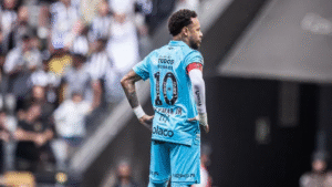Neymar vira dúvida para clássico contra o Palmeiras por conta do gramado sintético do Allianz Parque