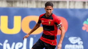 Botafogo encaminha compra de zagueiro Riquelme