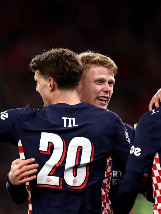PSV detona o Liverpool em Anfield e amplia crise dos ingleses