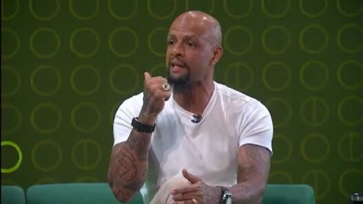 Felipe Melo crítica Vegetti, do Vasco, por reclamação em derrota na Arena MRV