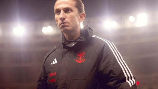 Filipe Luís elogia Cruz Azul, adversário do Flamengo e não fala sobre renovação