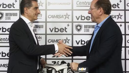 Paiva, ex-Botafogo, fala sobre Textor ao citar vitória sobre PSG: "Me disse que era o dia mais feliz da vida"