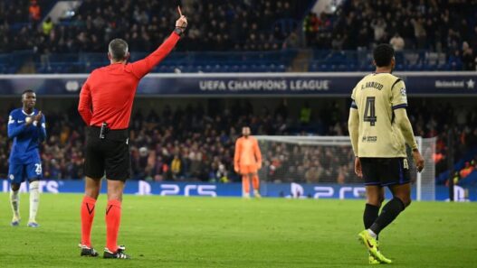 Zagueiro do Barcelona pede tempo para cuidar da saúde mental