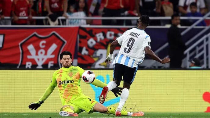 Rossi, do Flamengo, afirma que PSG não tira o sono da equipe