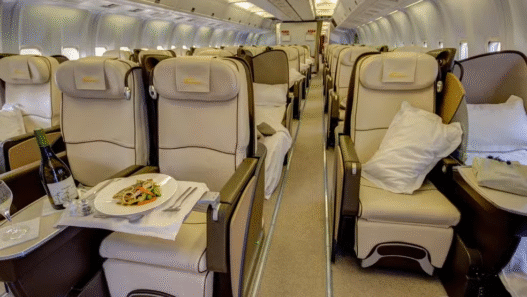 Flamengo viaja ao Catar em avião de luxo avaliado em mais de R$ 1 bilhão para disputa da Copa Intercontinental