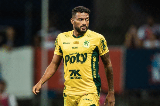 Reinaldo vira dúvida no Mirassol para enfrentar o Vasco após edema no calcanhar