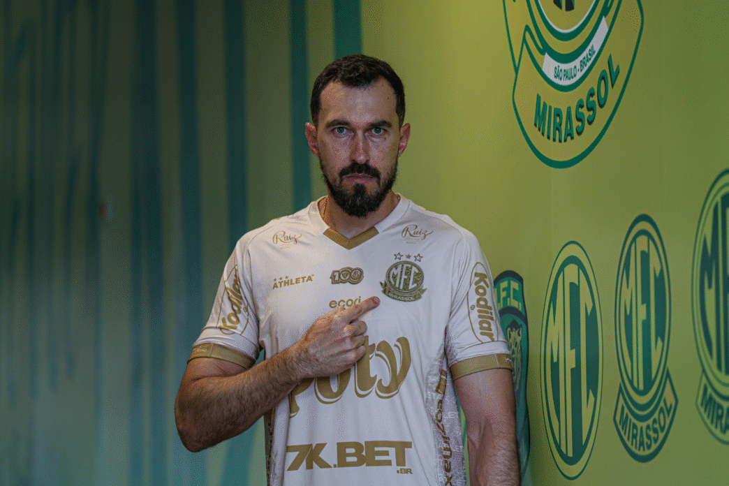 Walter renova com o Mirassol até 2026 após temporada histórica no Brasileirão