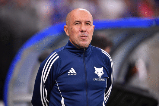 Jardim despista sobre futuro, mantém foco no Cruzeiro e diz que presidente já conhece sua decisão