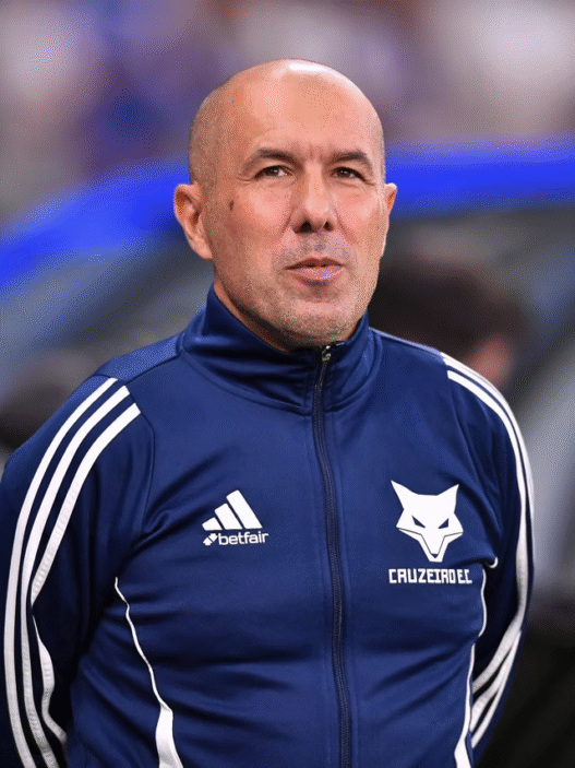 Jardim despista sobre futuro, mantém foco no Cruzeiro e diz que presidente já conhece sua decisão