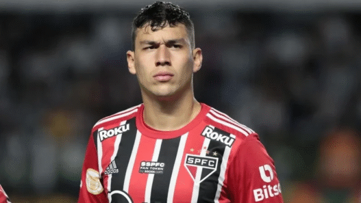 Botafogo avança por Ferraresi e fica perto de anunciar zagueiro do São Paulo