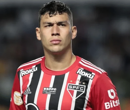 Botafogo avança por Ferraresi e fica perto de anunciar zagueiro do São Paulo