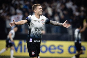 Coritiba consulta Corinthians por Charles e aguarda desfecho da Copa do Brasil