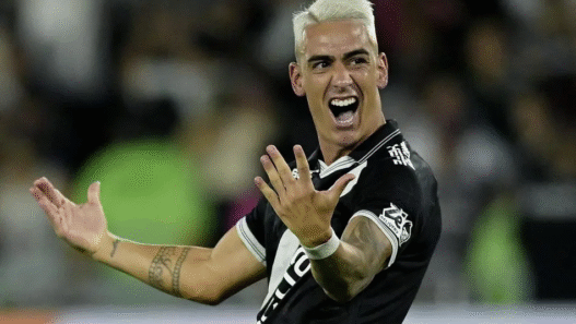 Vasco encaminha renovação com Puma Rodríguez por mais dois anos