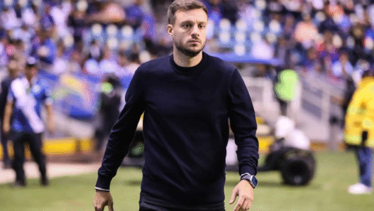 Textor entrevista Anselmi e negociação por comando do Botafogo avança