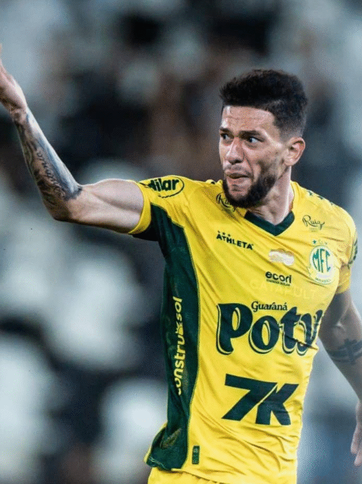 Fluminense avança por Jemmes e trata zaga como prioridade para 2026