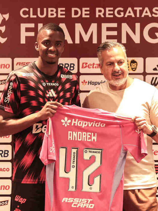 Andrew é apresentado no Flamengo e fala em sonho