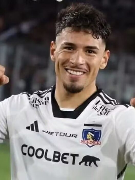 Vasco segue negociando com o defensor Alan Saldivia